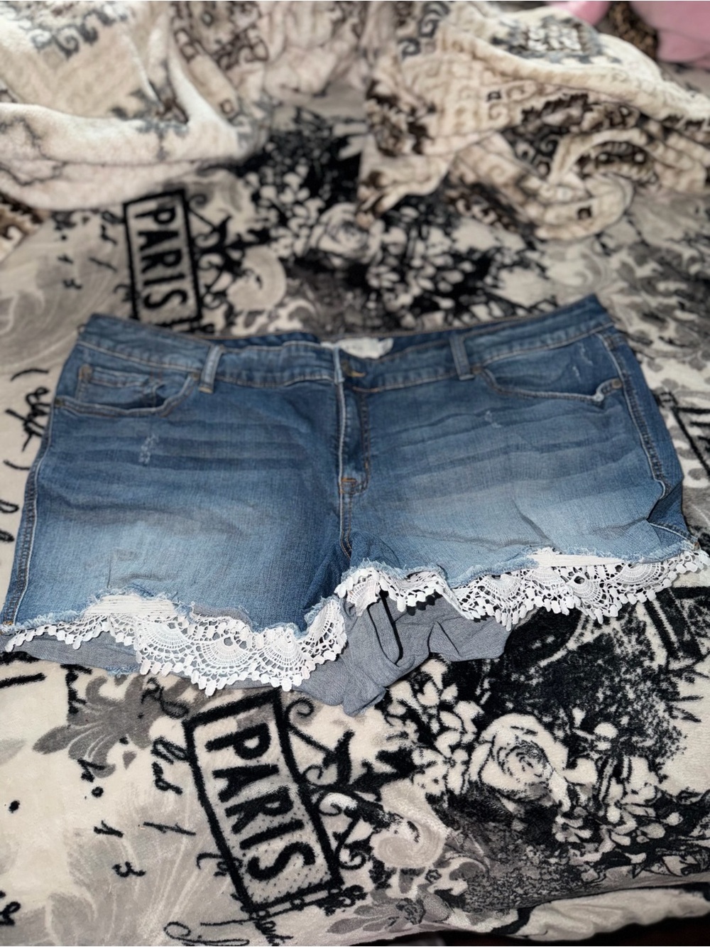 Torrid Lace-Hem Denim Women's Shorts in Blue